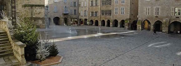 Place_Notre_Dame_de_Villefranche_de_Rouergue.jpg
